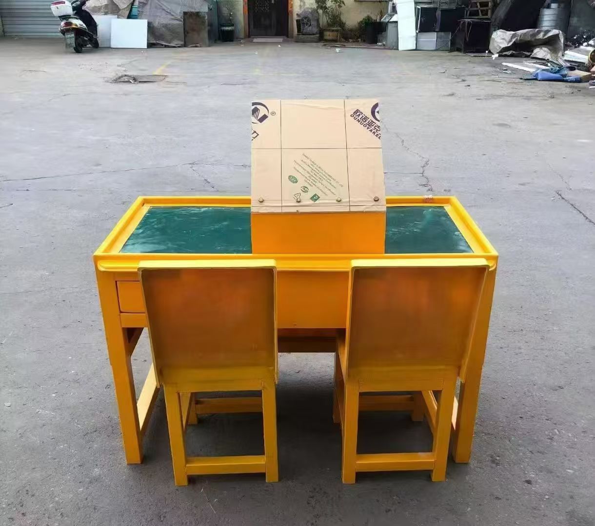 灵台防静电导通桌井下煤矿火工品发放桌：危险品流转的安全守护者
